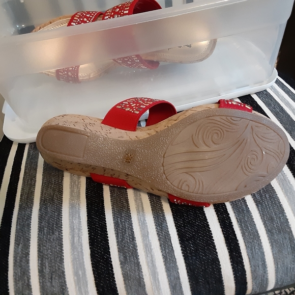 Sandals - Picture 3 of 3